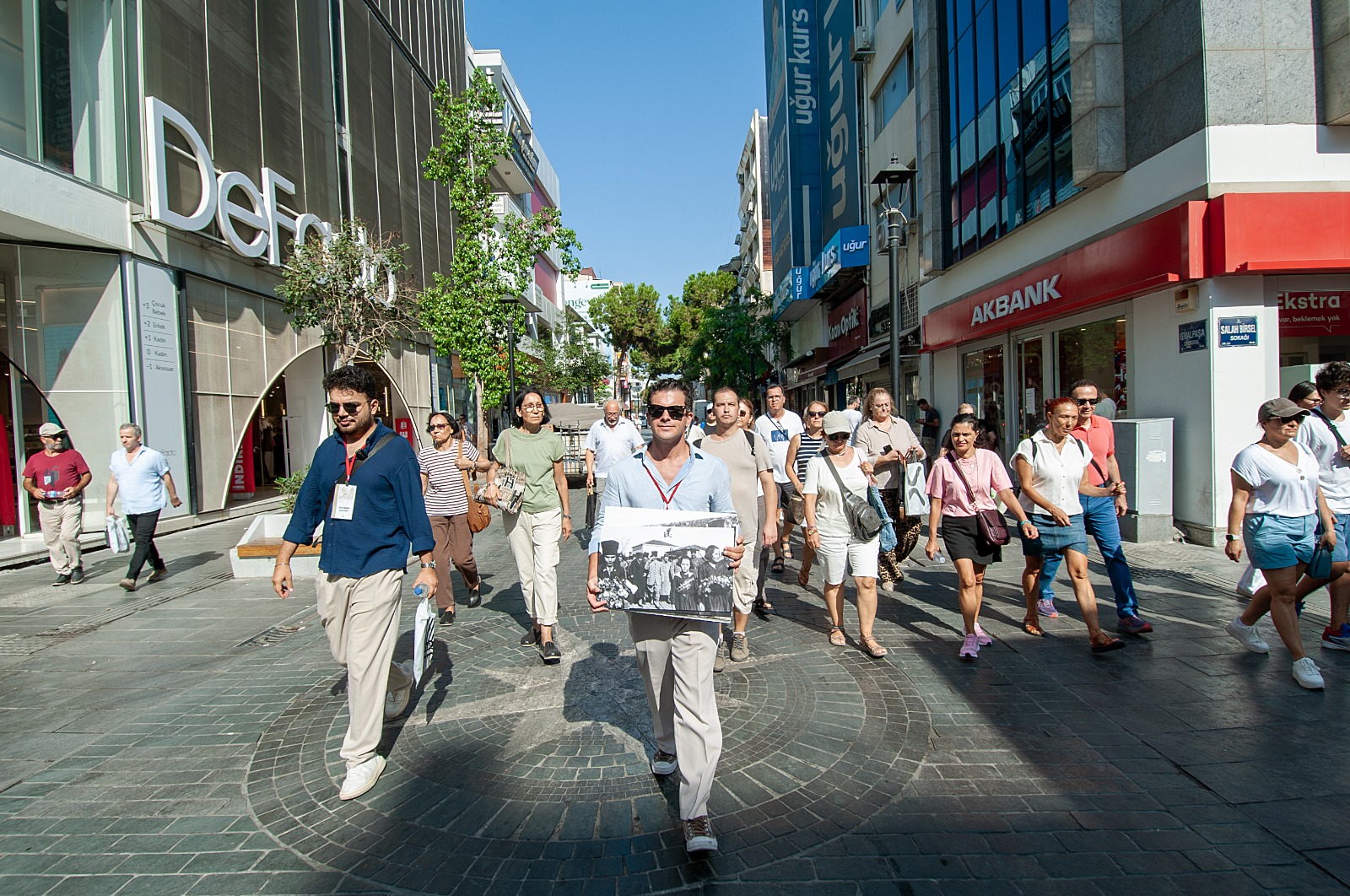 Karşıyaka’da “Atatürk’ün Adımlarıyla” tarih yolculuğu başladı