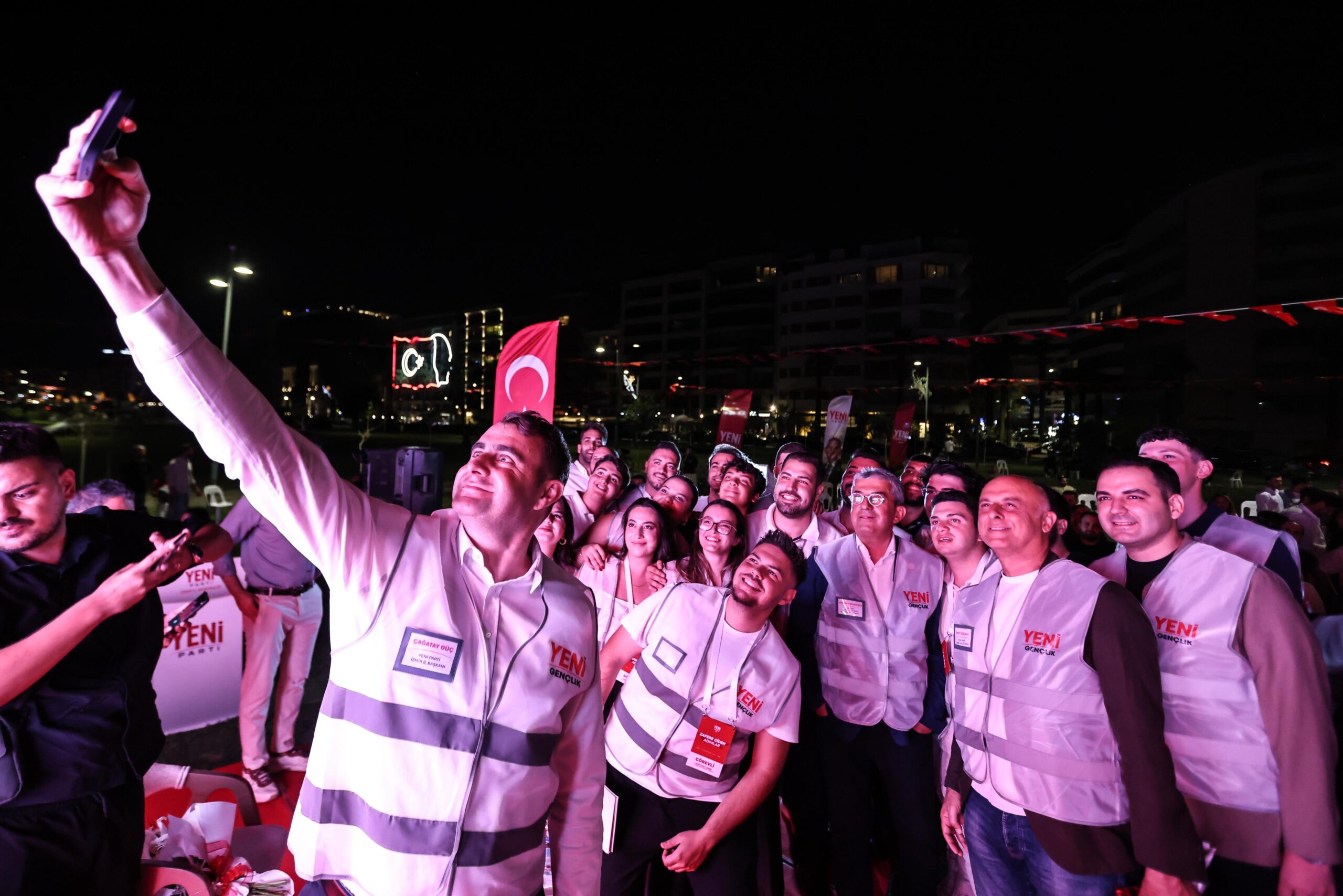 YENİ Parti İzmir’de 30 Ağustos’u gençlerle andı: Zaferin mirasını geleceğe taşıyacağız