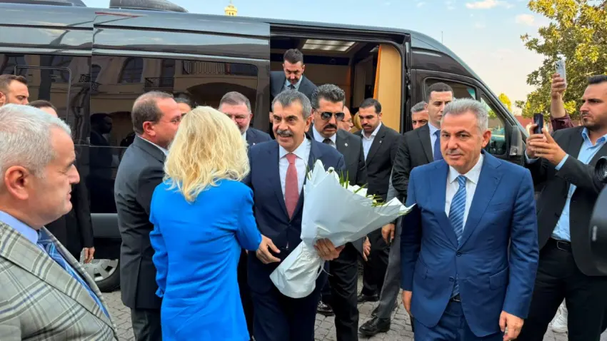 Bakan Tekin’den İzmir Valiliği’ne ziyaret