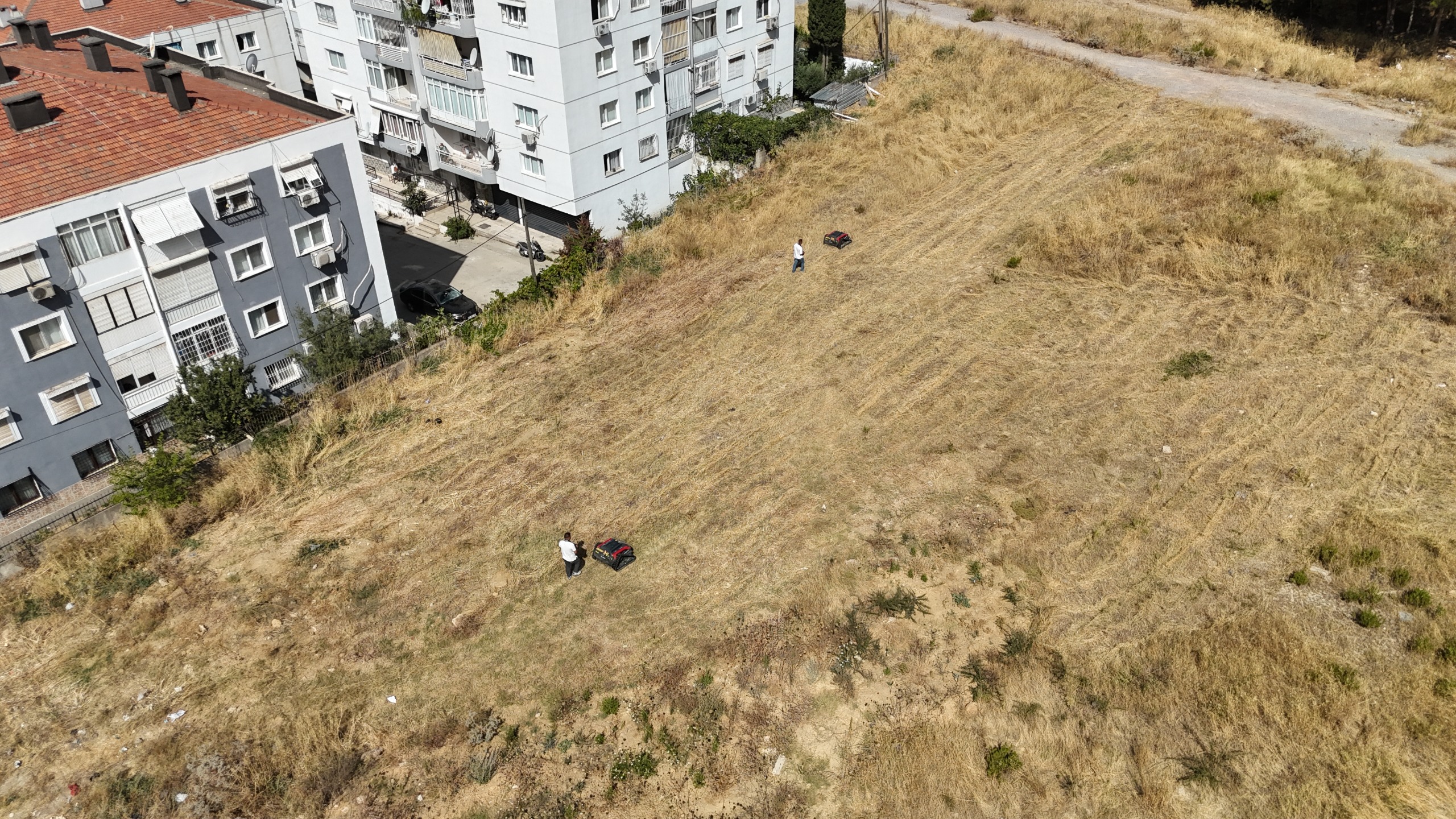 Karabağlar’da yabani otla mücadelede uzaktan kumandalı dönem