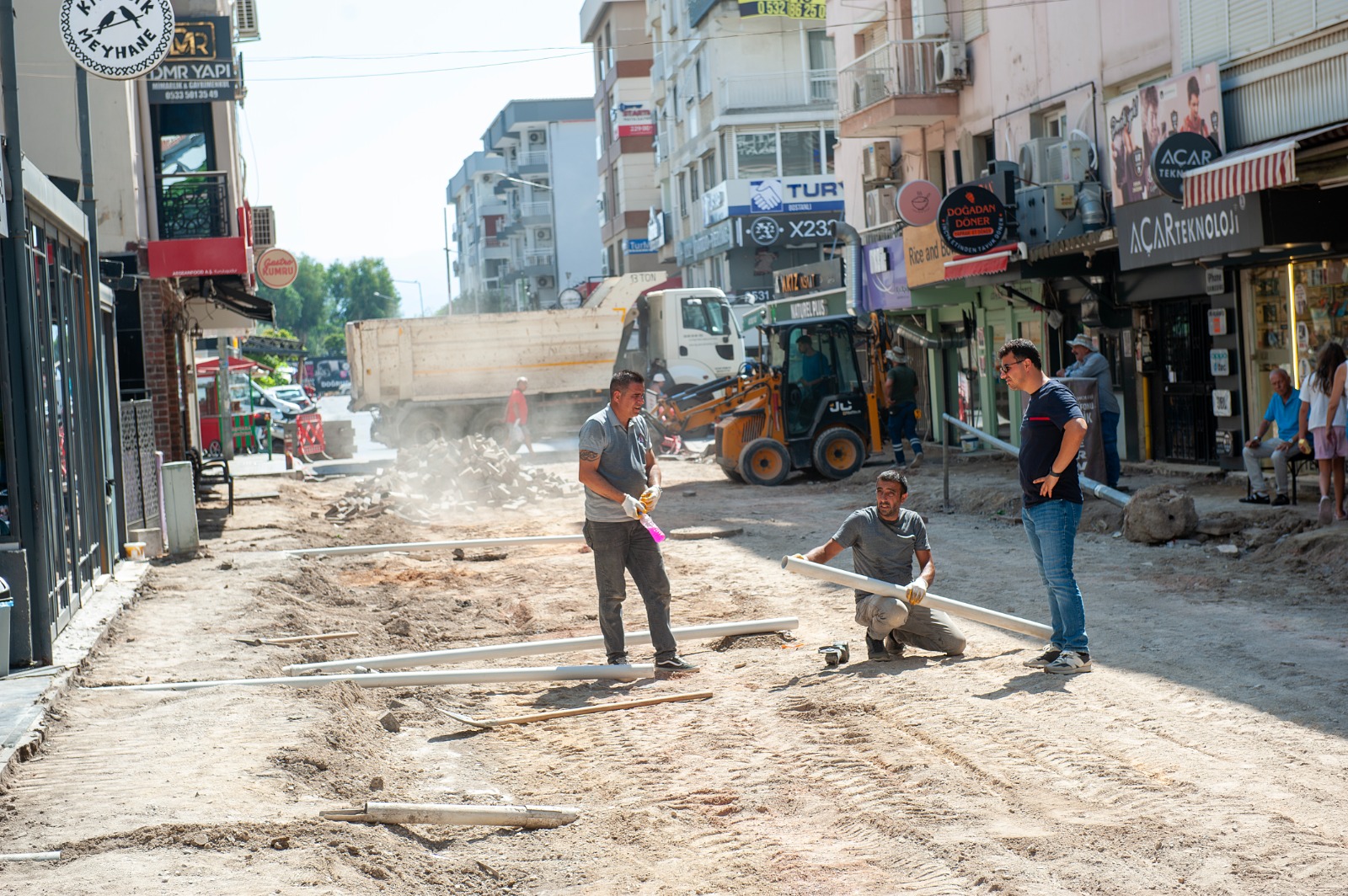Bostanlı’da Cemal Bülbül Sokak baştan aşağı yenileniyor