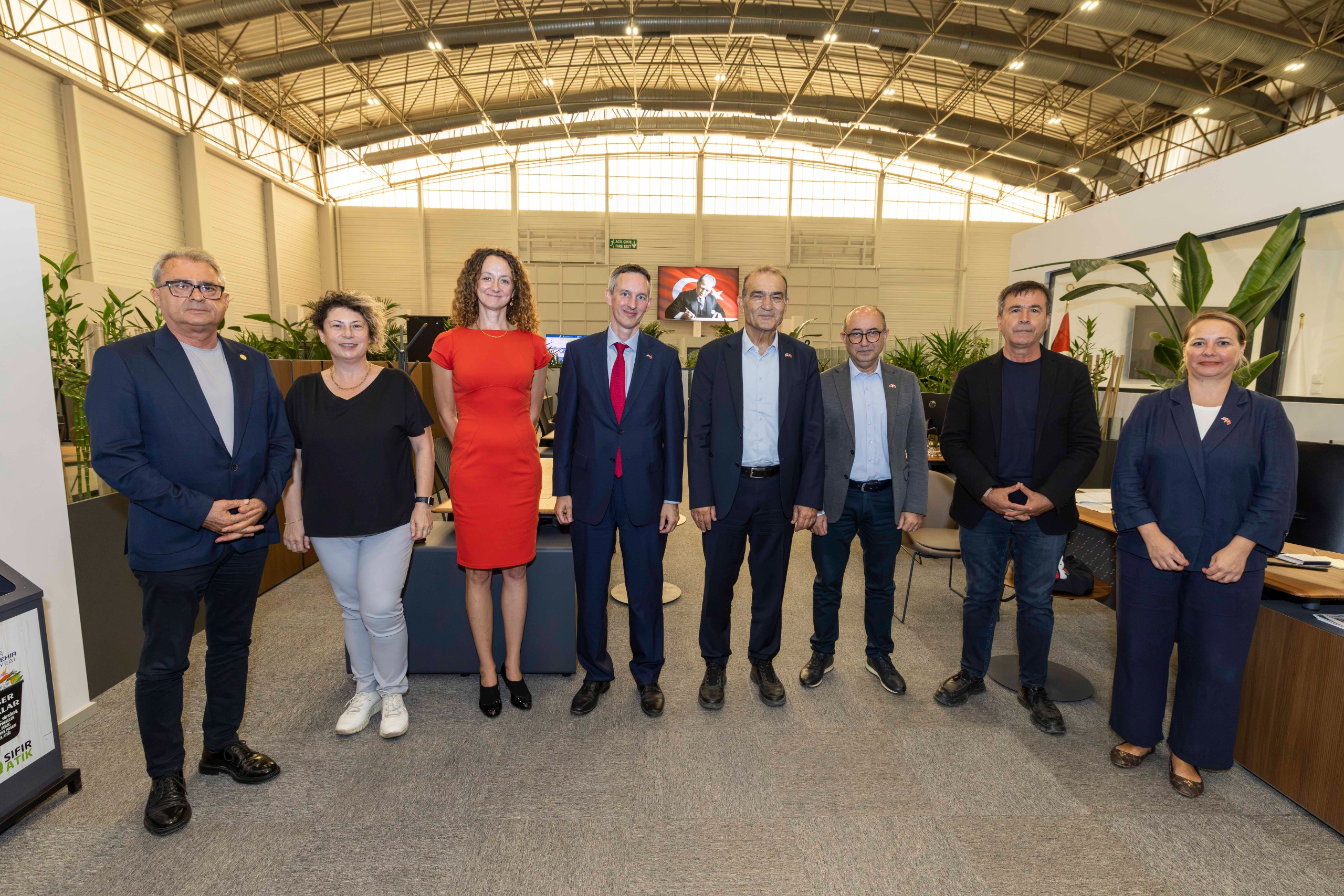 İzmir ve İngiltere arasında katı atık yönetimi için iş birliği gündemde