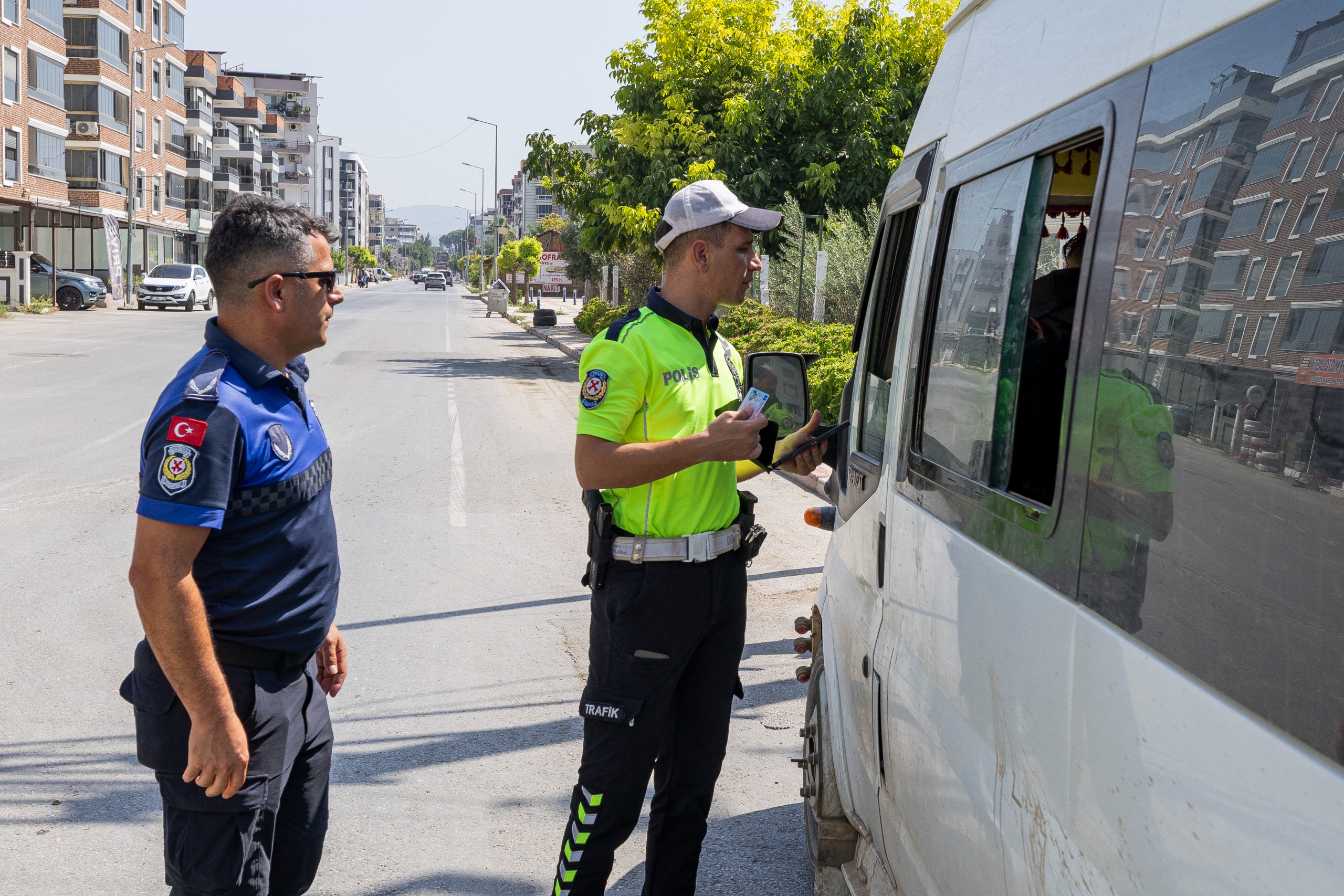 İzmir’de okullar açılıyor, Büyükşehir tam kadro sahaya iniyor