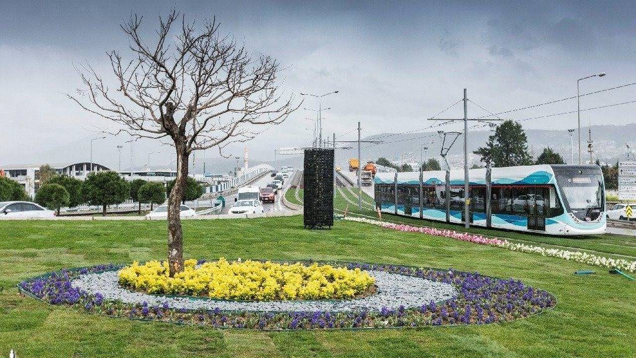 İzmir’de okullar açılıyor, toplu ulaşımda seferler artırılıyor