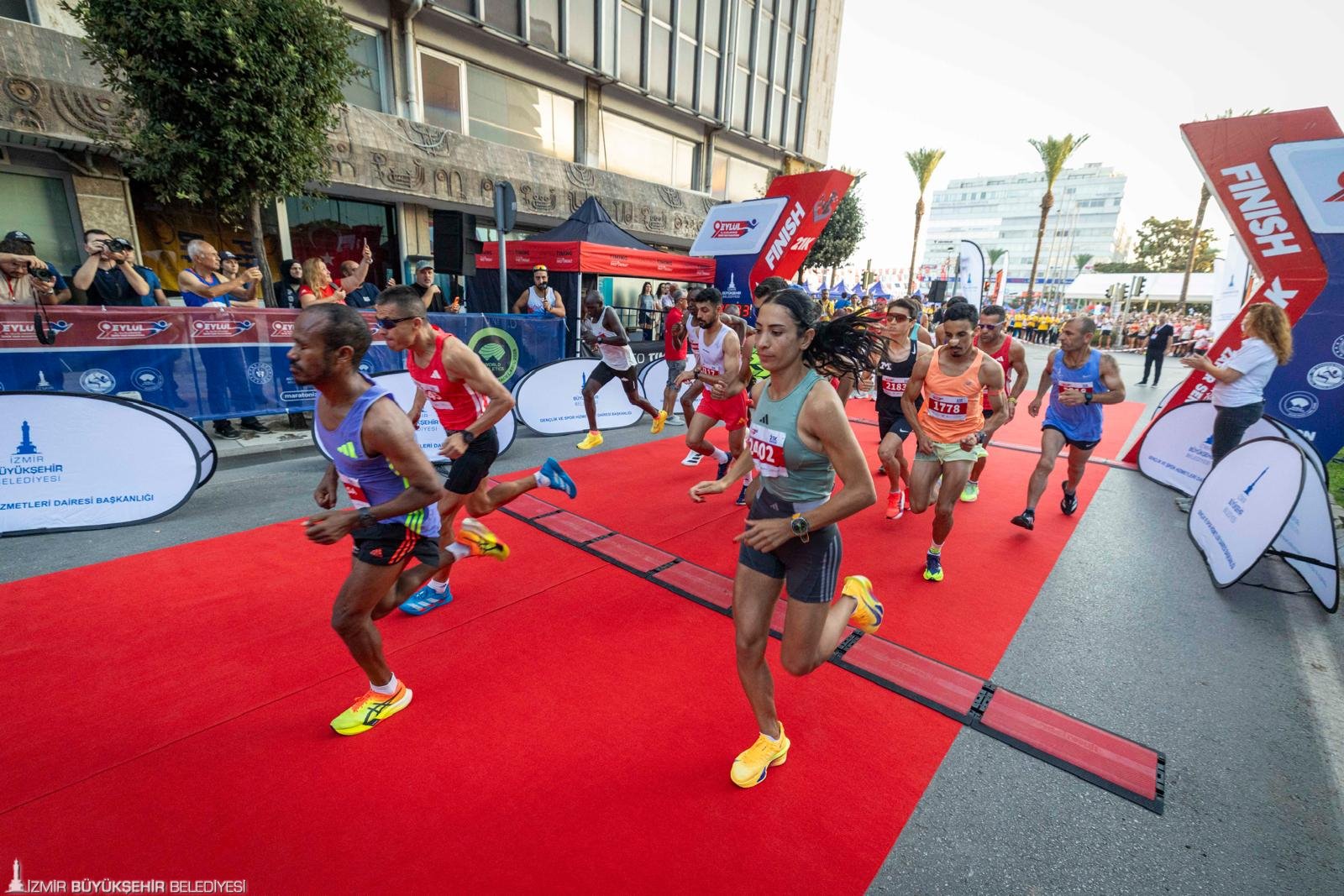 9 Eylül coşkusu maratona yansıdı: İzmir’de katılım rekoru