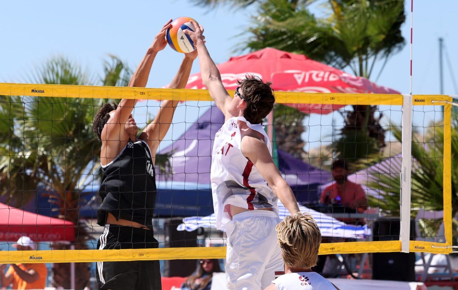 Foça’da U18 Avrupa Plaj Voleybolu Şampiyonası heyecanı
