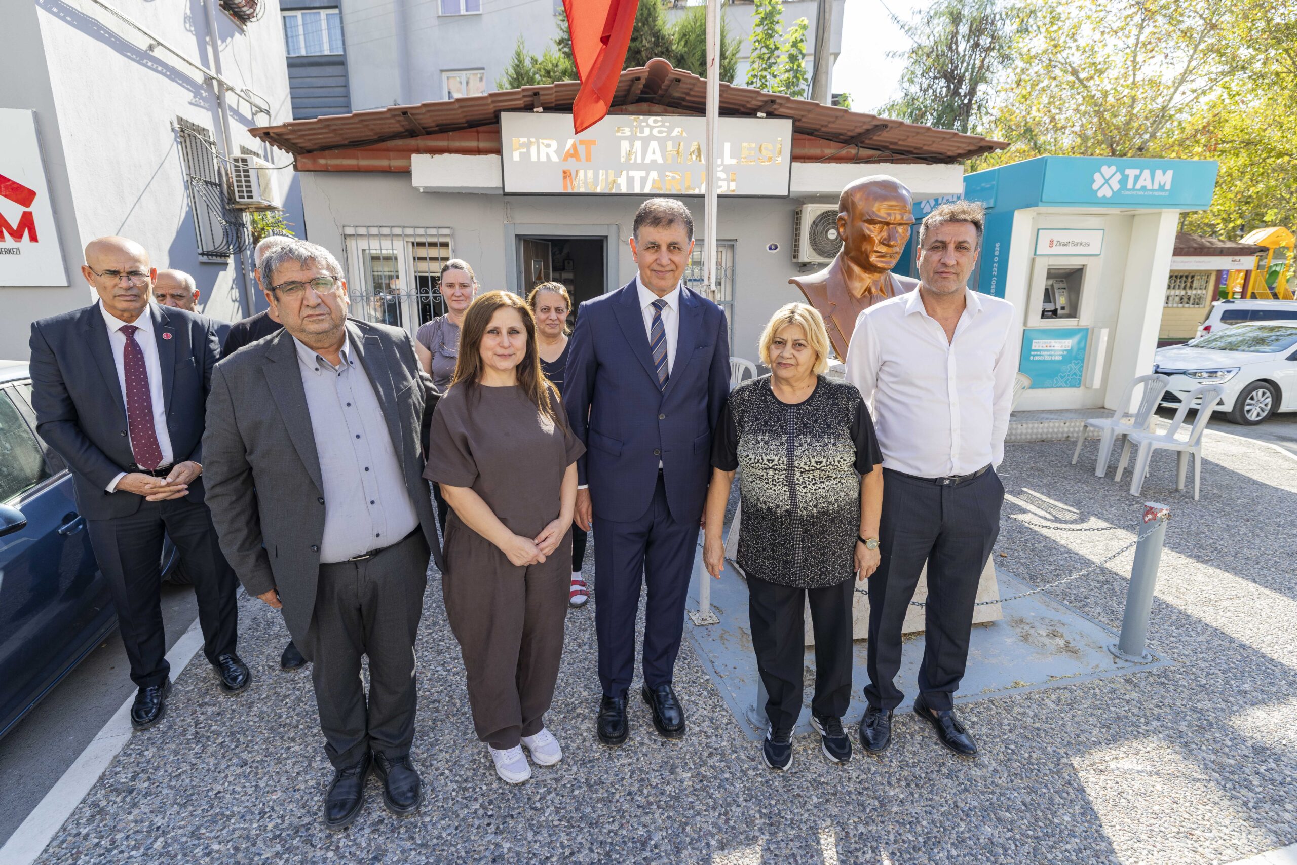 Tugay’dan Buca’da mahalle turu: Talepleri yerinde dinledi