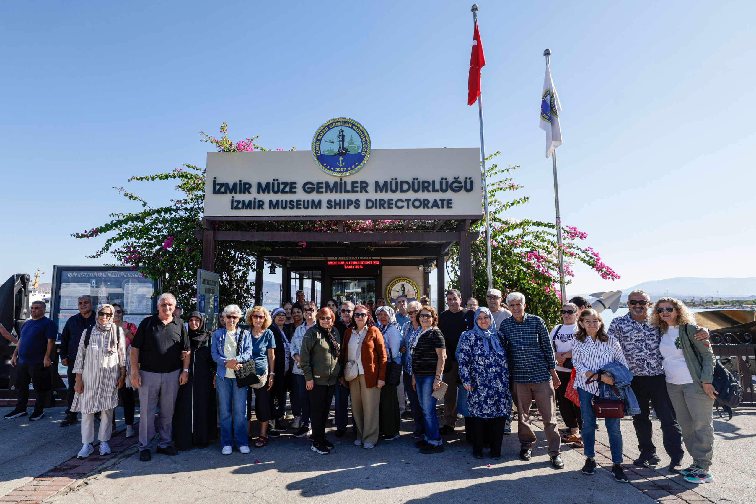 Emekliler İzmir’i keşfediyor