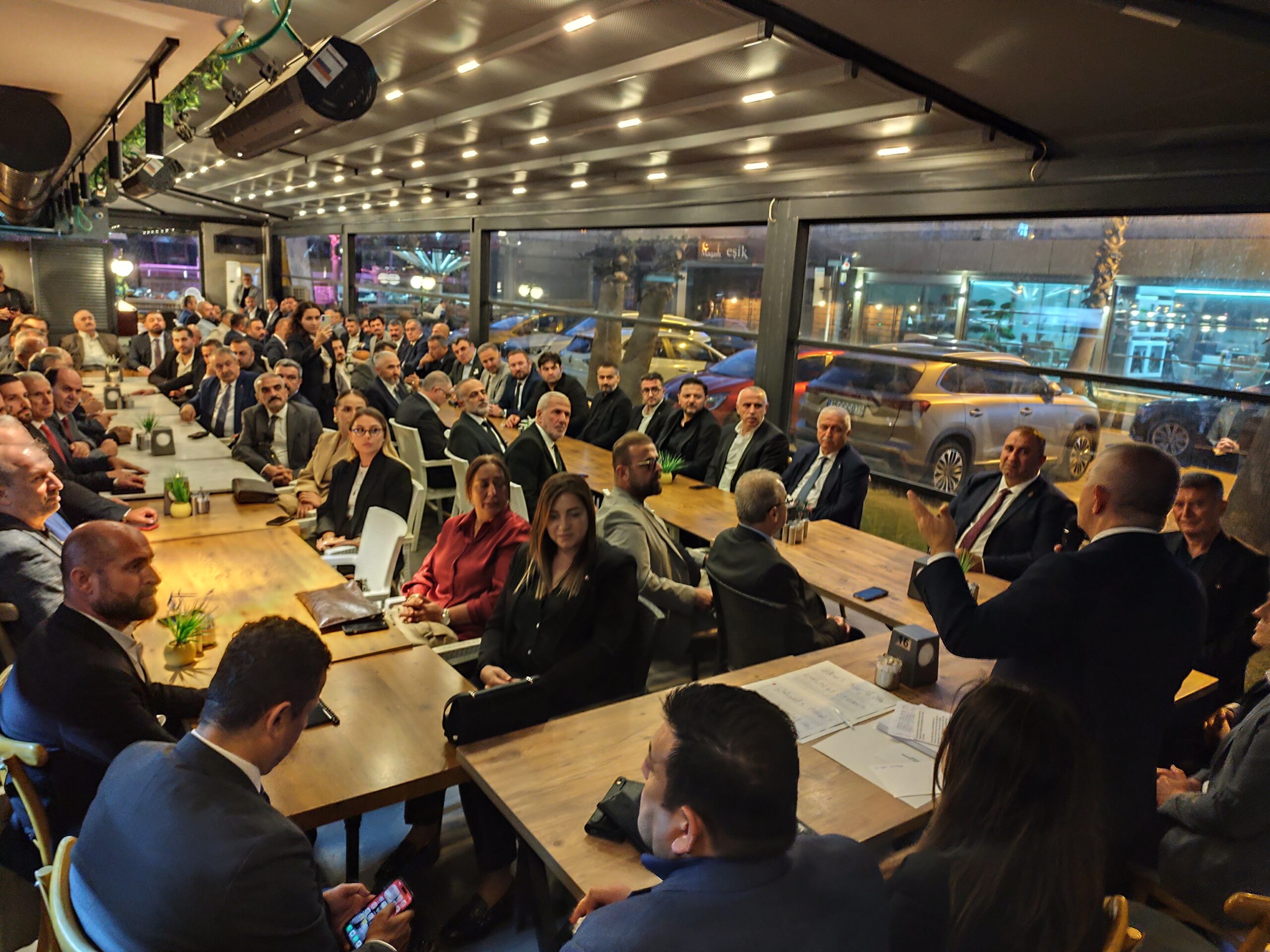 MHP İzmir’de yeni yönetim ilk toplantısını gerçekleştirdi