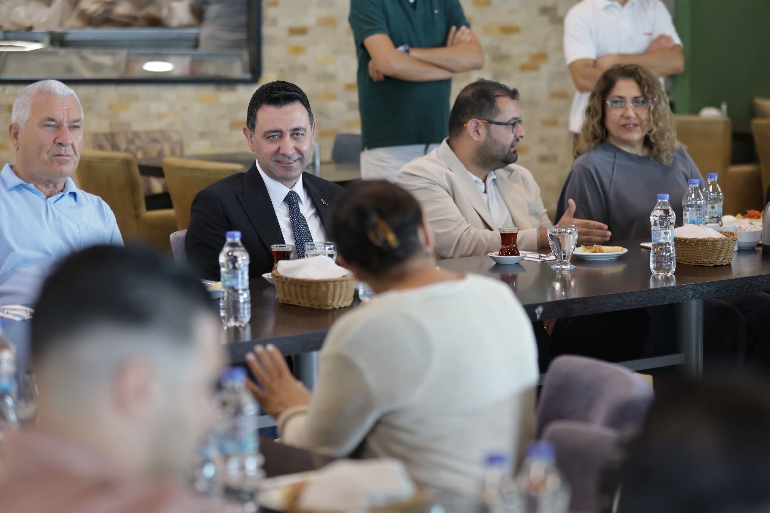 Bayraklı’da mahallelerin talepleri masaya yatırıldı