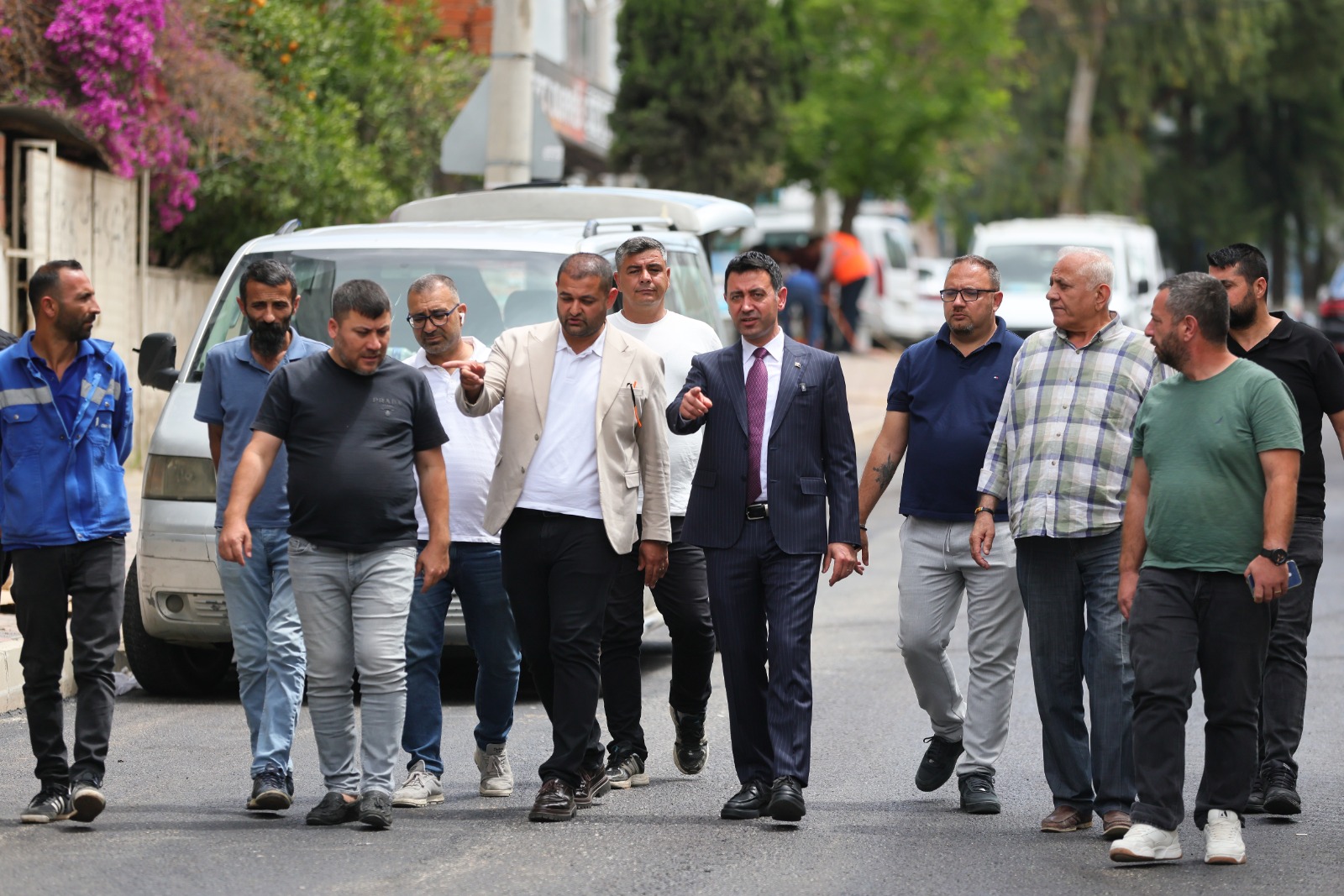 Bayraklı’da yollar yenileniyor: 25 noktada çalışma tamamlandı
