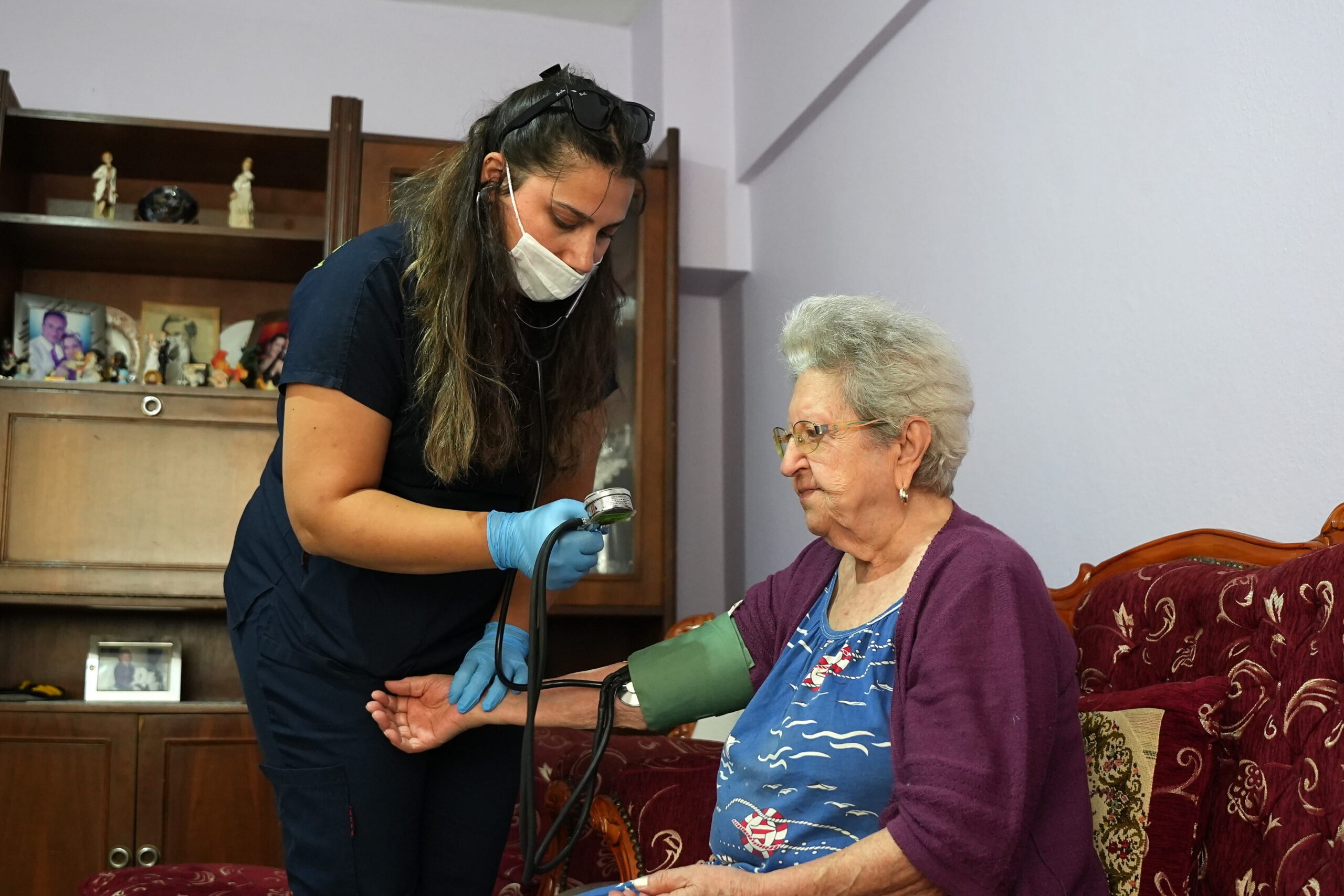 Kemalpaşa’da sağlık hizmeti vatandaşın evine ulaşıyor