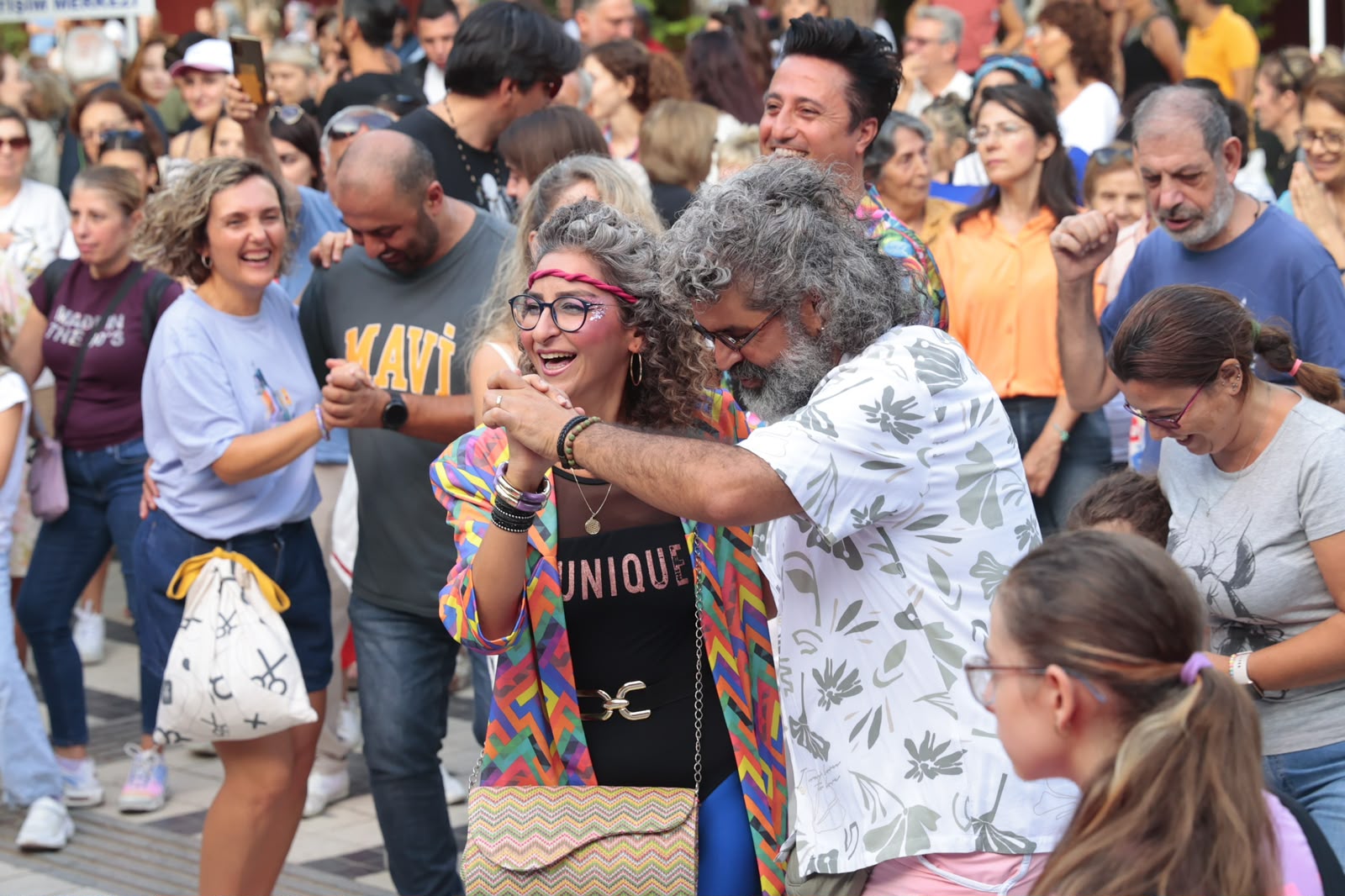 Konak’ta geçmişe yolculuk: Güzelyalı’da 80’ler ve 90’lar coşkusu