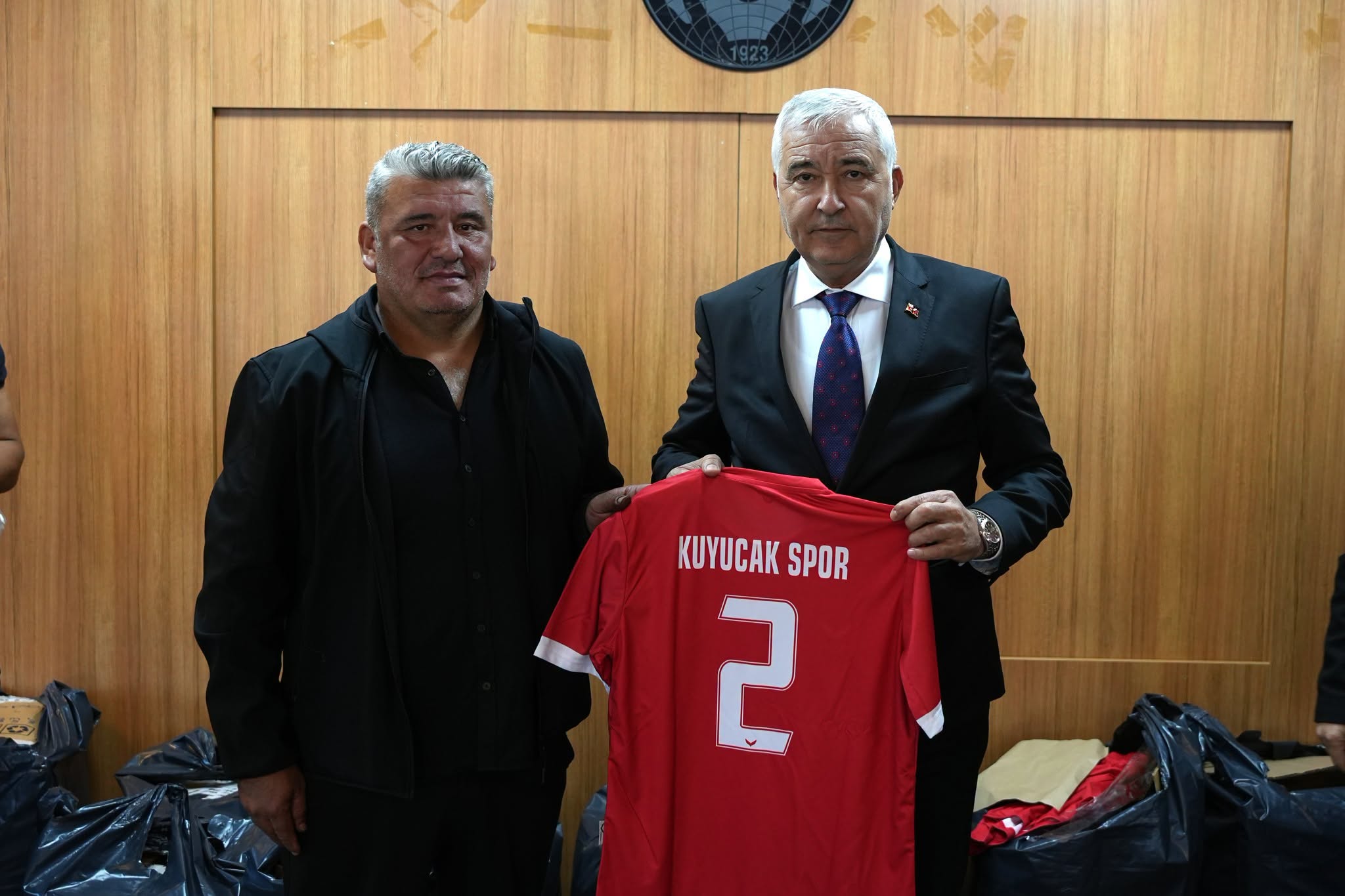 Kemalpaşa’da amatör kulüplere destek, gençlere spor fırsatı