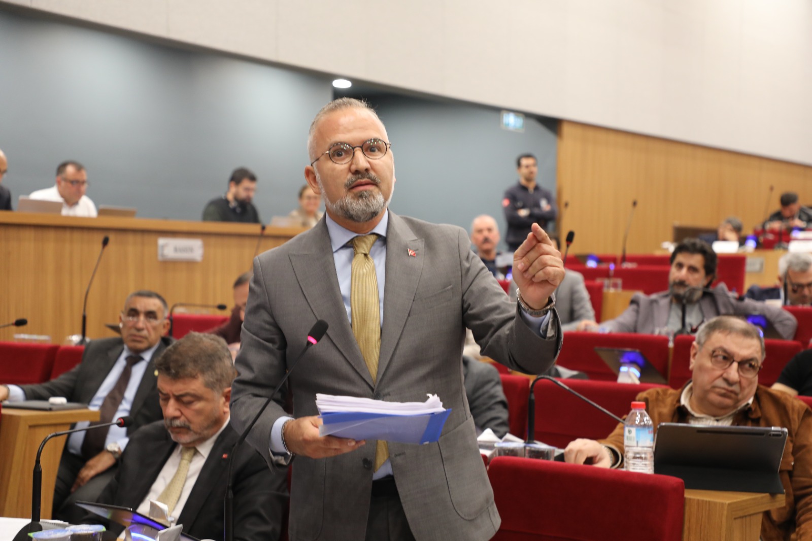 AK Partili Yıldız’dan Başkan Cemil Tugay ve Yönetimine Sert Eleştiri! Kentsel Dönüşümde Sınıfta Kaldınız, Fuar