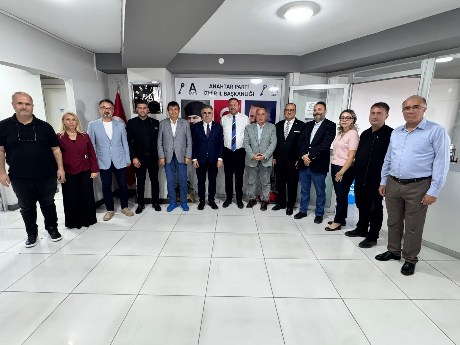 CHP İzmir’den siyasi partilere diyalog ziyaretleri