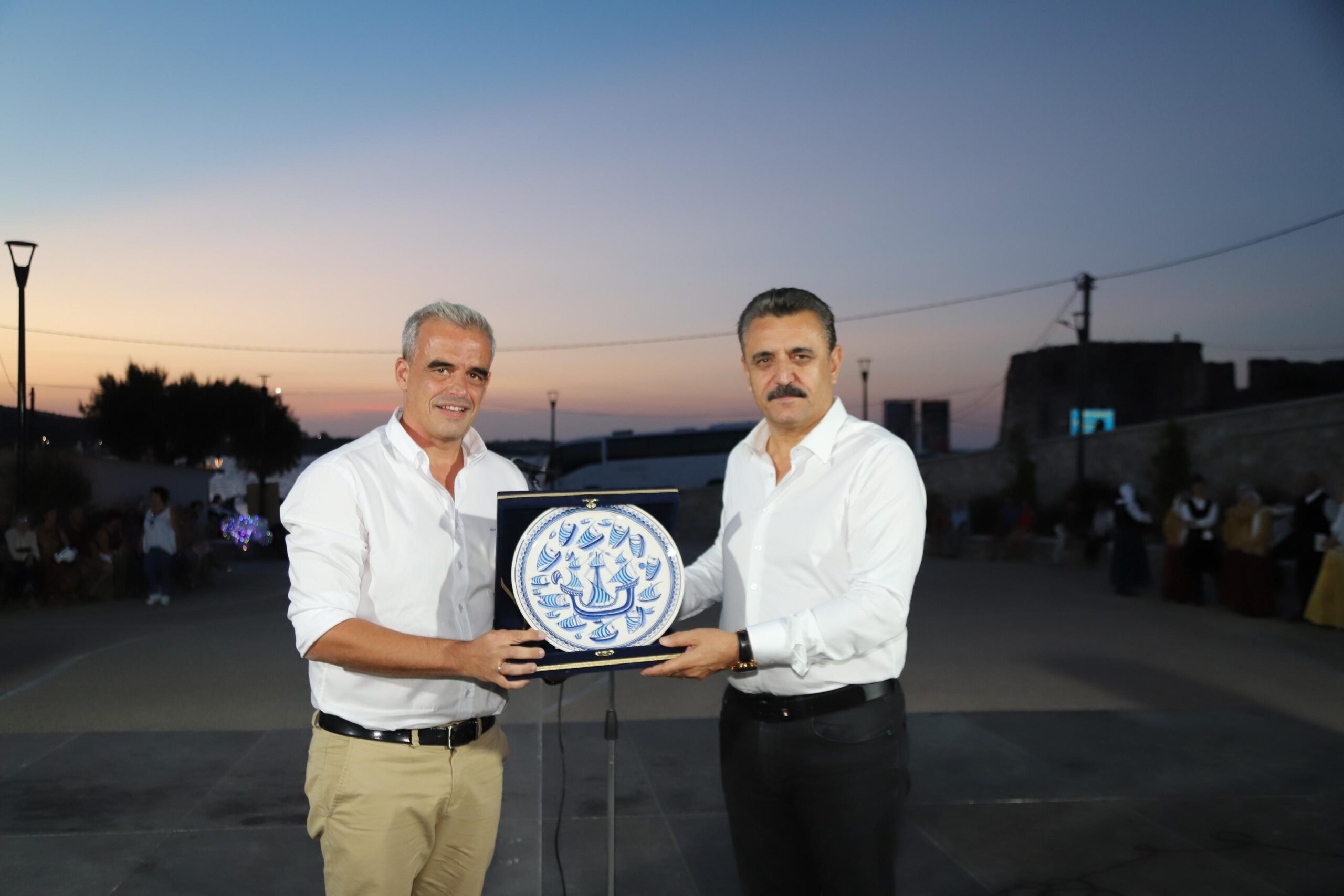 Ege’de barışın ritmi: Dikili ve Midilli dansla buluştu