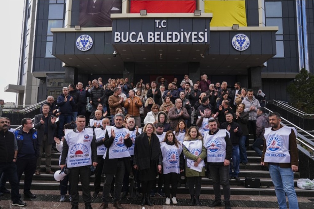 Buca Belediyesi’nde memurlardan hak eylemi
