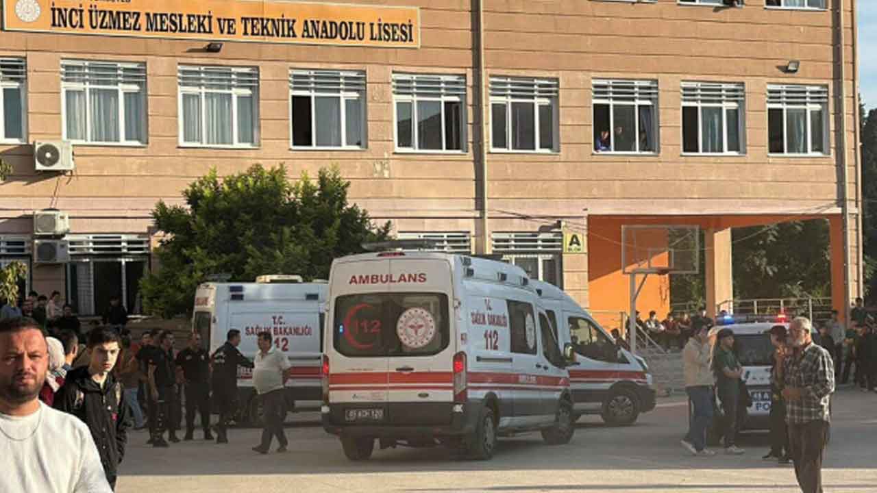 Manisa’da lise önünde silahlı saldırı
