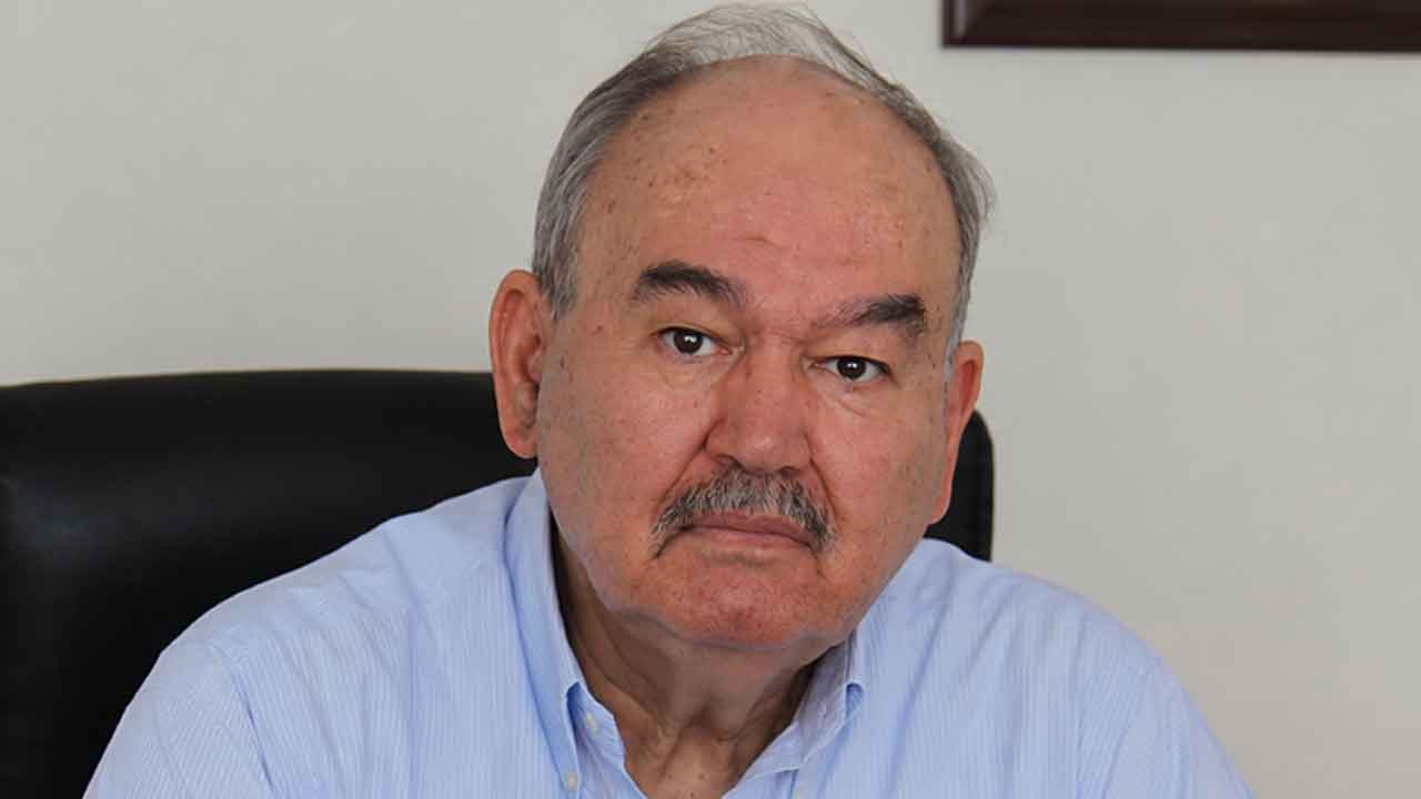 Burhan Özfatura yoğun bakımda