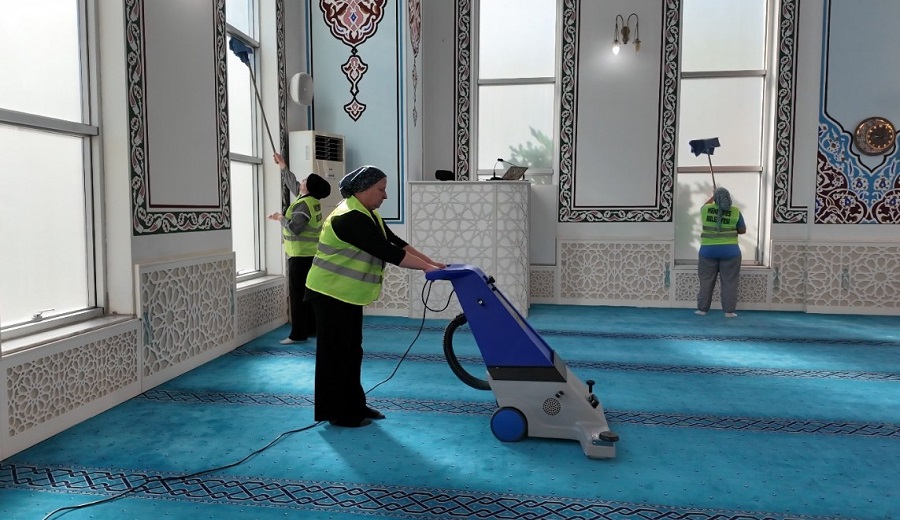 Menderes’te ibadethanelere kapsamlı temizlik