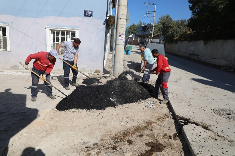 Menderes’te asfalt çalışmaları hız kesmiyor