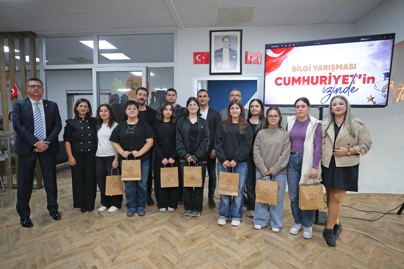 Karşıyaka’da gençler Cumhuriyet’in izinde yarıştı