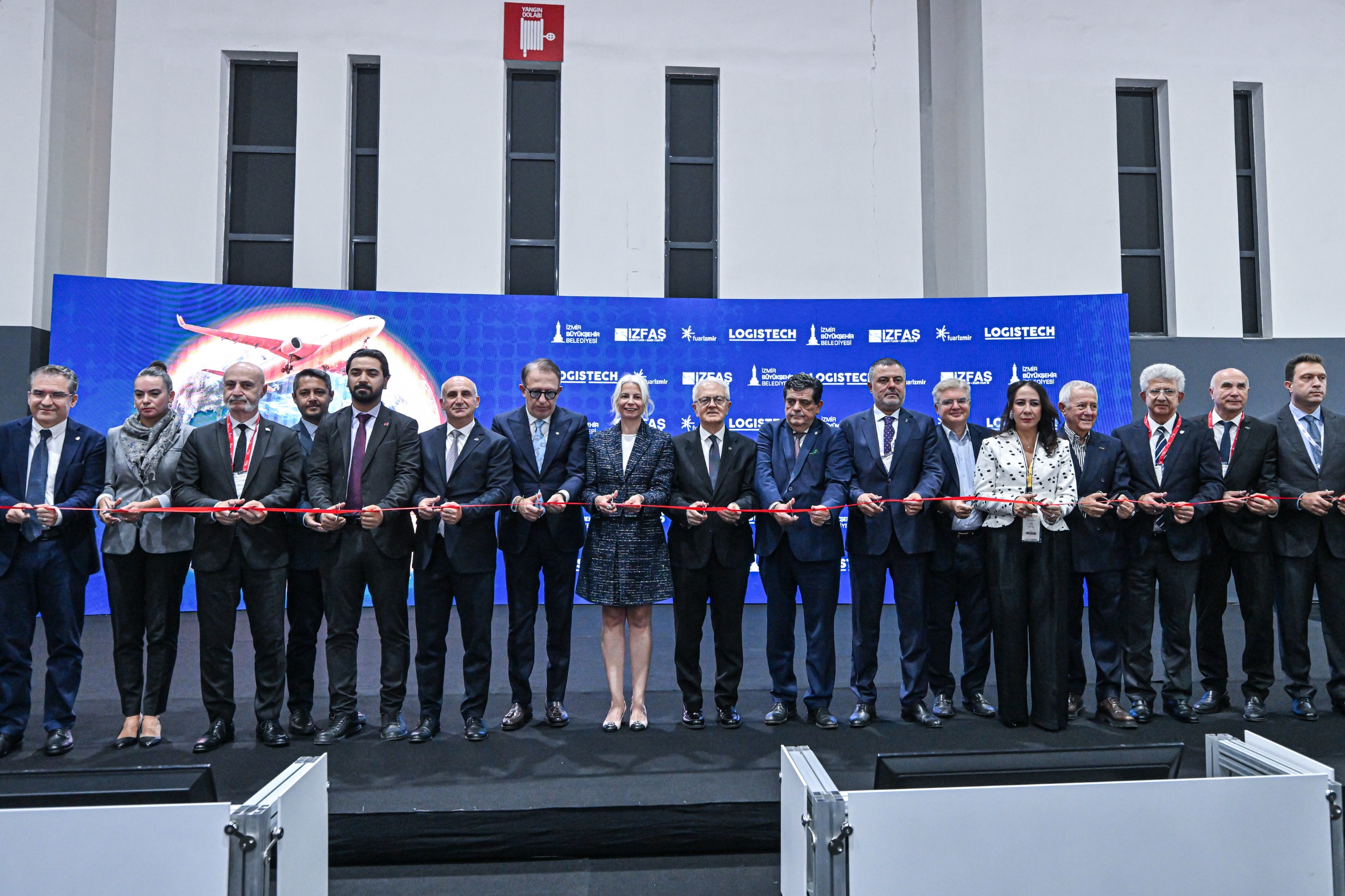 LOGISTECH 2026 İzmir’de başladı: Lojistik sektörünün profesyonelleri buluştu