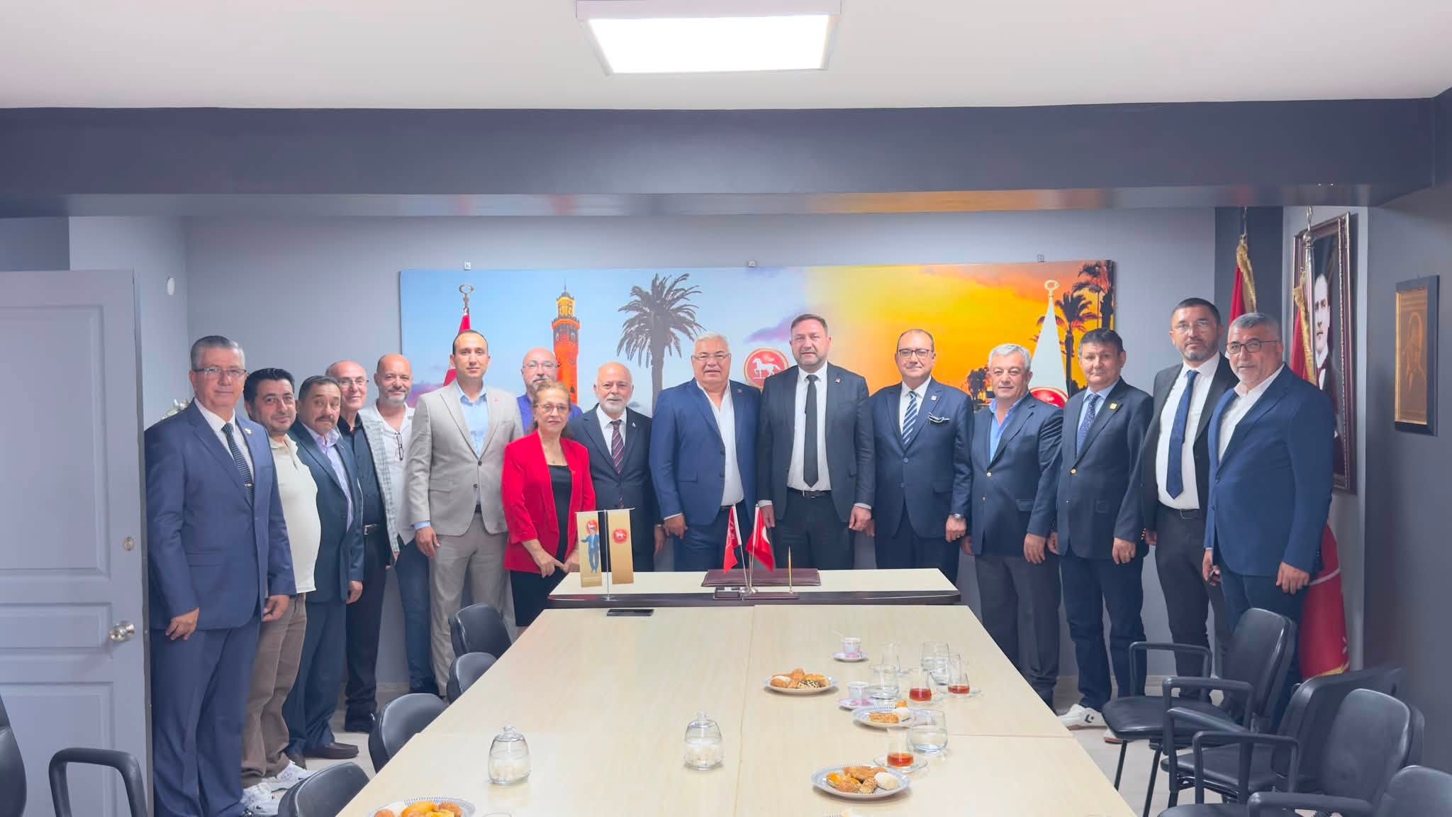 Gümrükçü’den İzmir siyasetine mesaj: Siyasi Ahlak Yasası ertelenemez