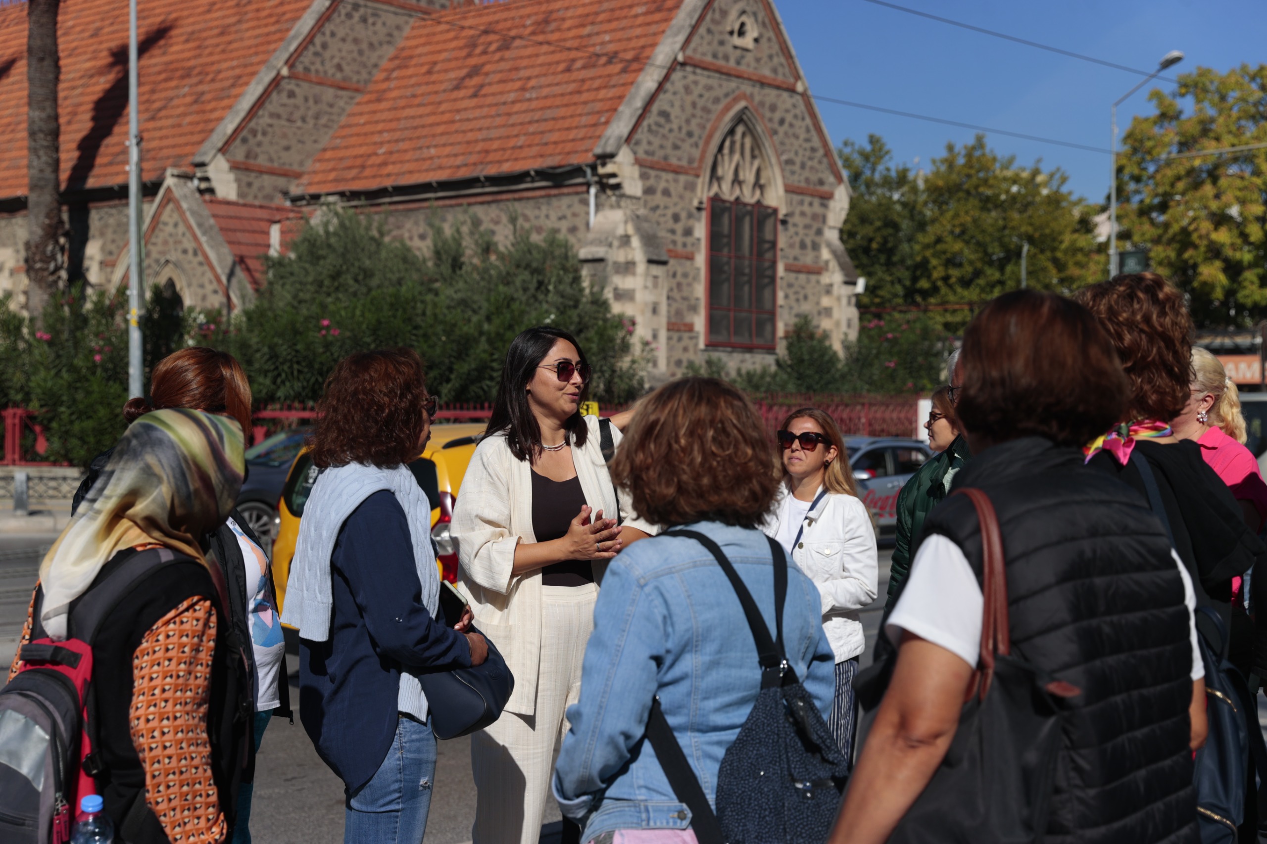 İzmir’in tarihine yolculuk: Kültürel Miras Gezileri sürüyor