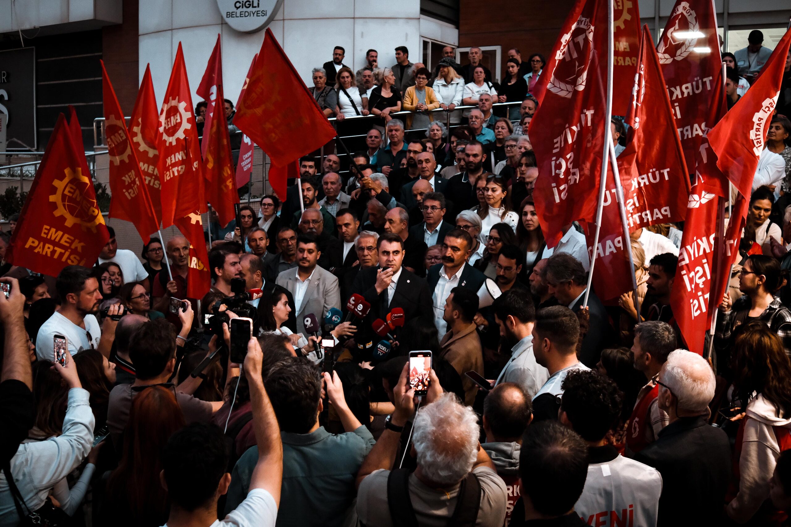 YENİ Parti’den Çiğli’de Başkan Yıldız’a tepki: Sandık iradesi yok sayılamaz