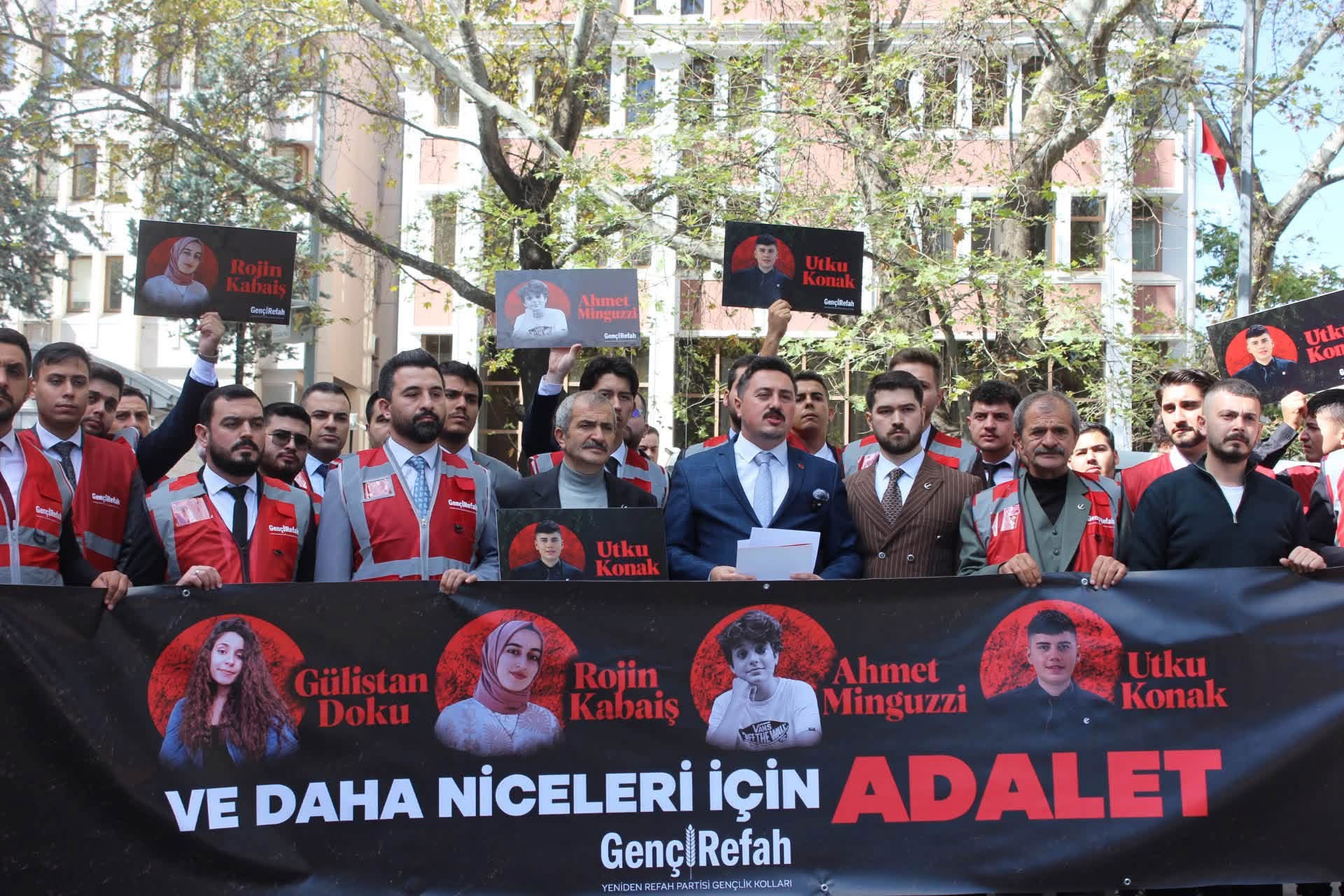 Genç Refah’tan Adalet Bakanlığı önünde adalet çağrısı