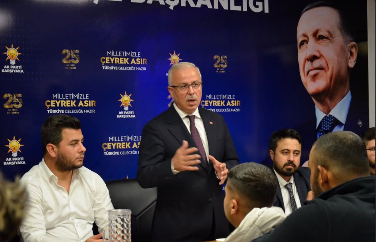 AK Parti Karşıyaka Gençlik Kolları haftalık yönetim kurulu toplantısını gerçekleştirdi