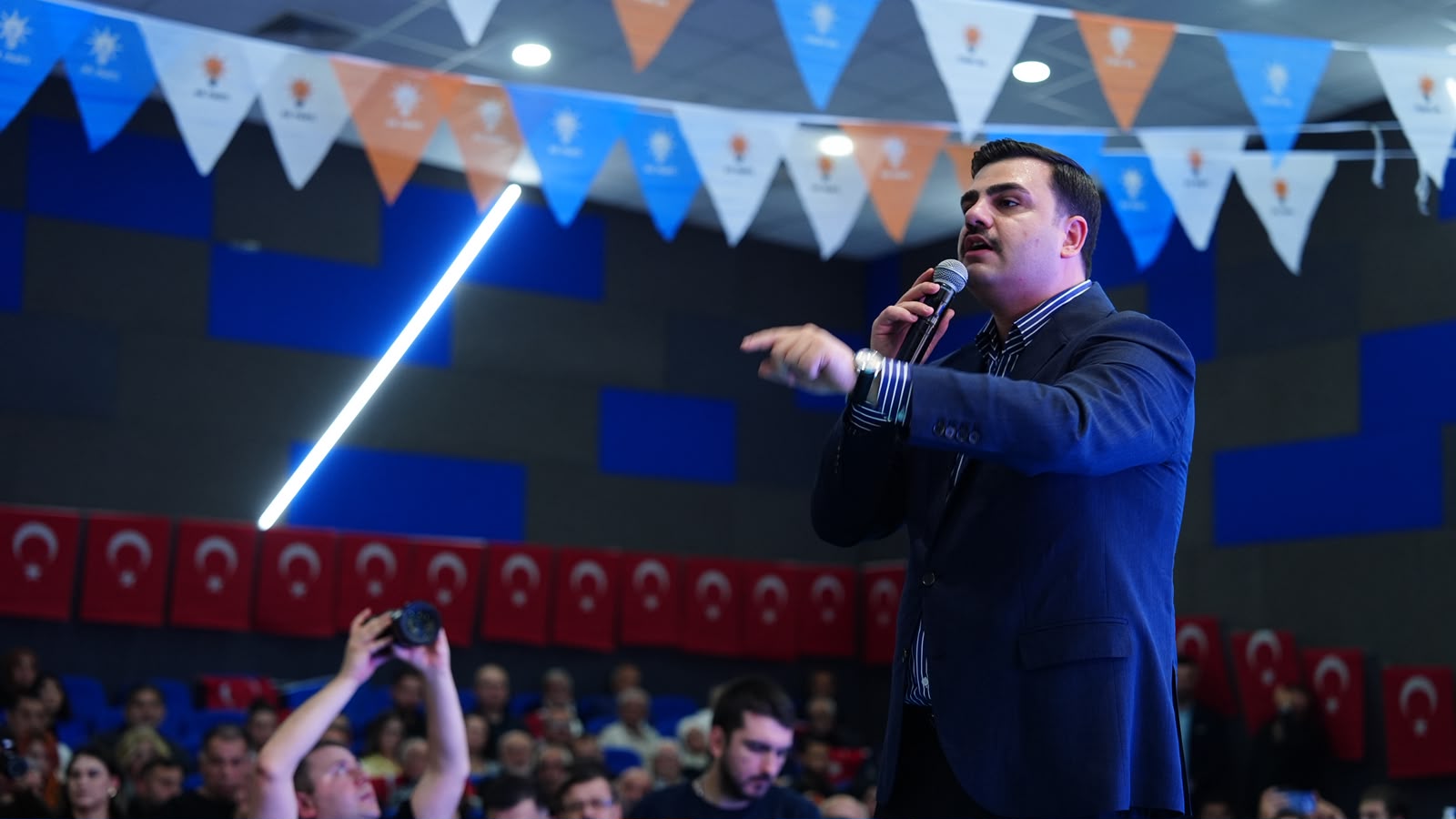 Eyyüp Kadir İnan’dan Buca’da sert mesajlar: İzmir merkezli siyaset yapın!