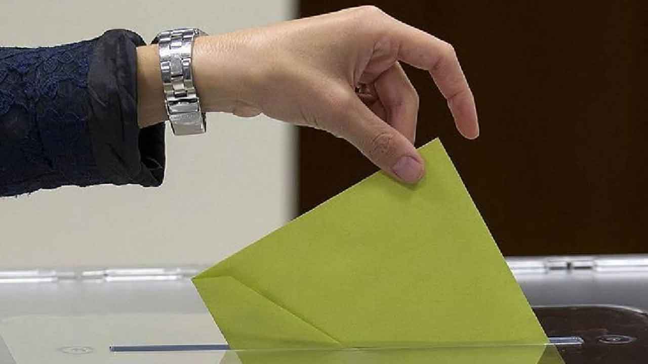 Fon krizi sonrası ilk anket: AK Parti ile Yeni Parti arasındaki fark kaç?