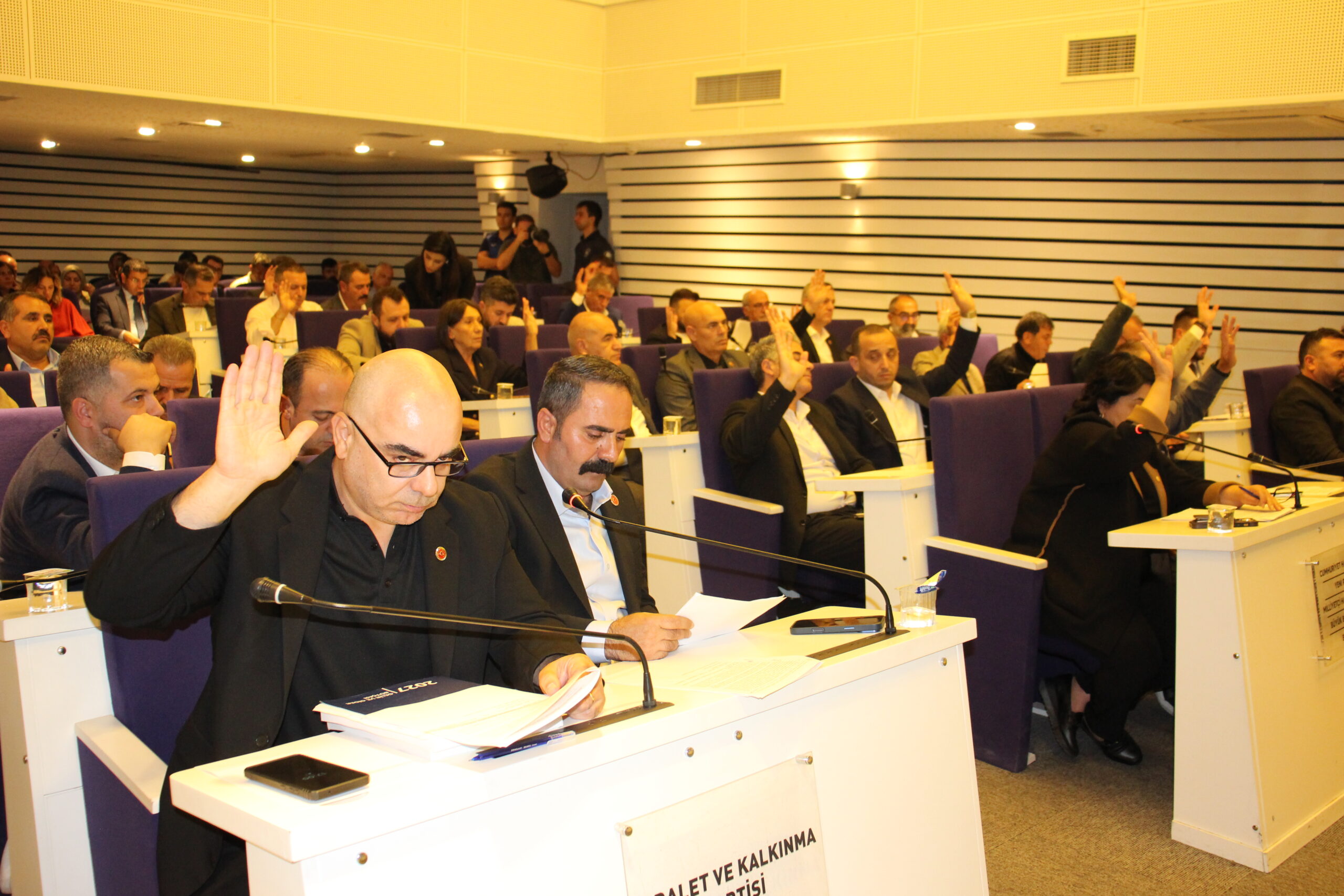 Buca Belediyesi’nin 7 Milyar 800 Milyon TL’lik Bütçesi Tartışmalara Yol Açtı