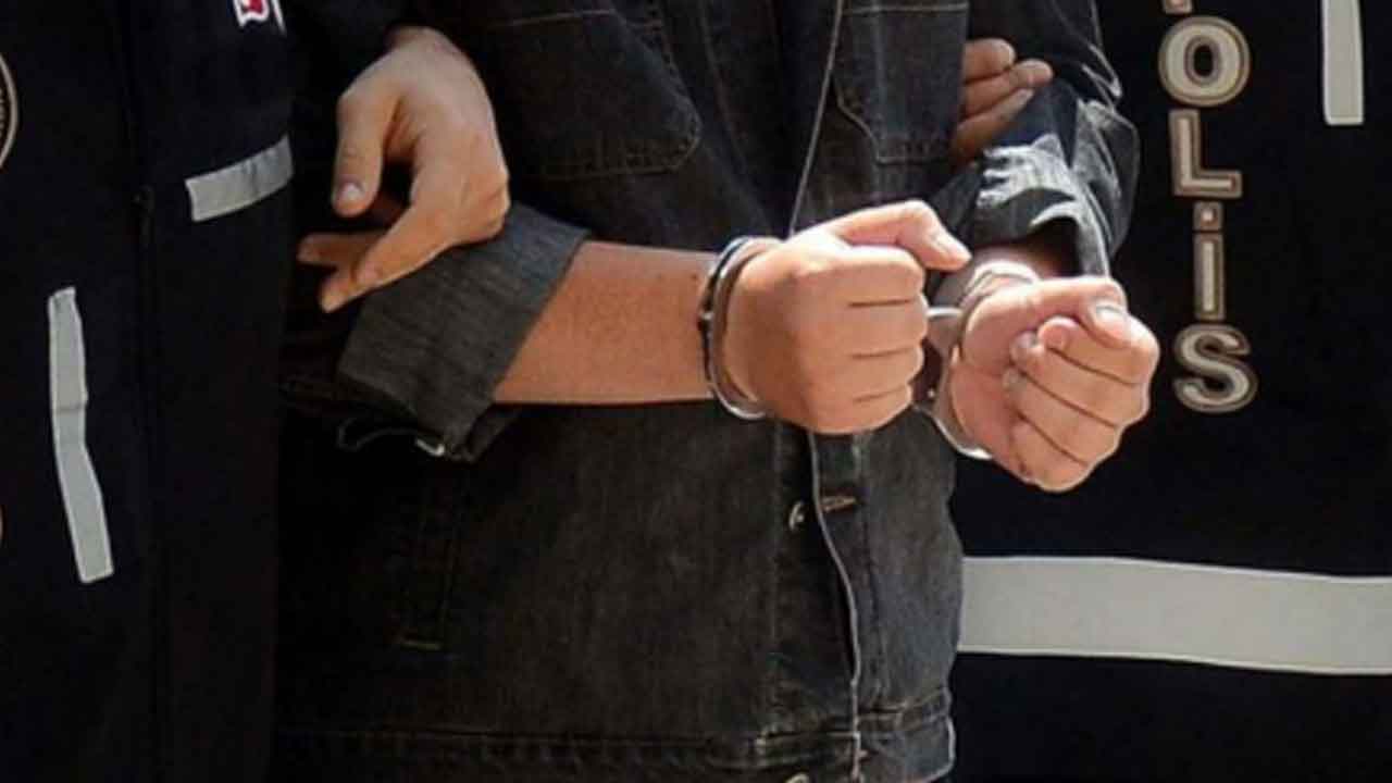 İzmir merkezli 4 ilde FETÖ/PDY operasyonu: 21 şüpheli gözaltına alındı