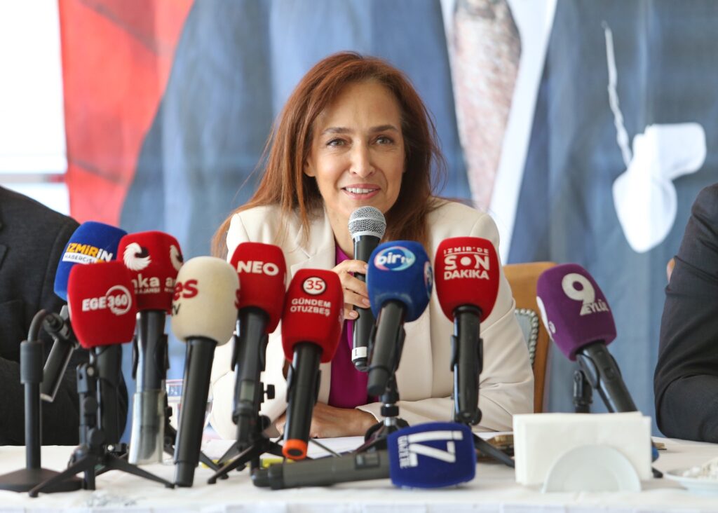 Karşıyaka Belediye Başkanı Yıldız Ünsal 